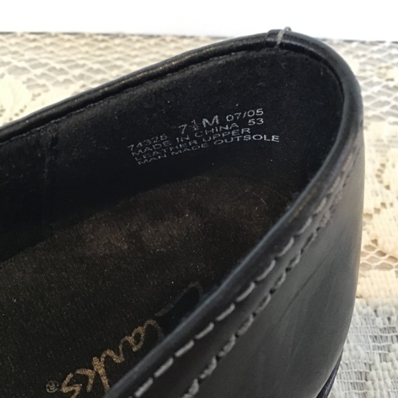 Clarks 7.5M womens black leather casual loafers flats slip-on shoes silver buckl - Picture 9 of 9